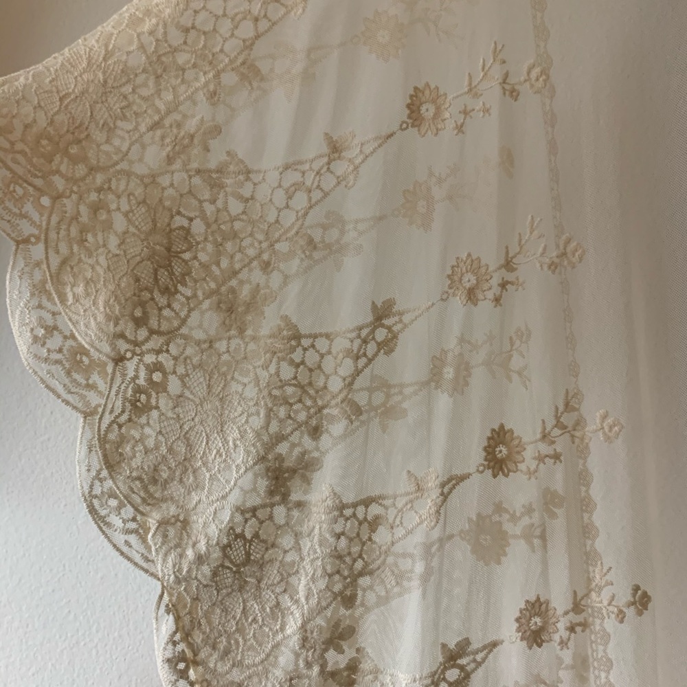 Beige Lace Shawl
